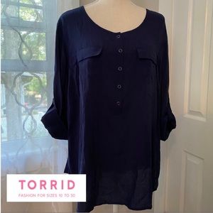 👕NWT Torrid Blouse.
